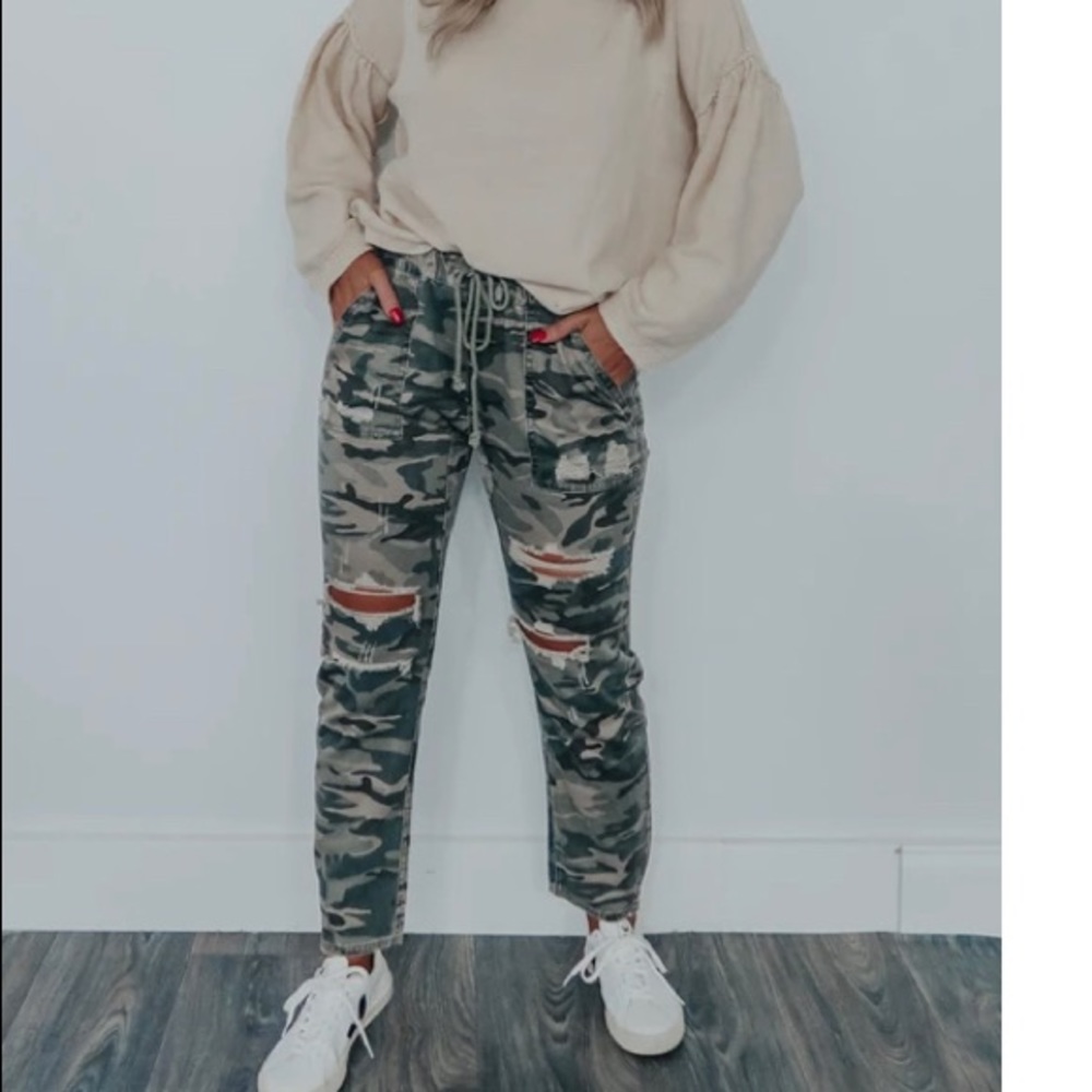 NWOT Hope’s Camo Pants